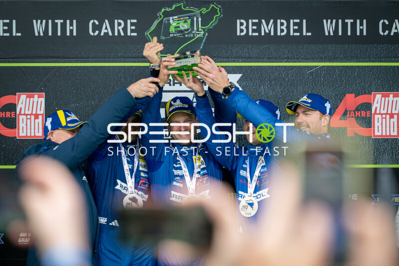 Mercedes-AMG Team RAVENOL #80 gewinnt 24h Nürburgring 2026
