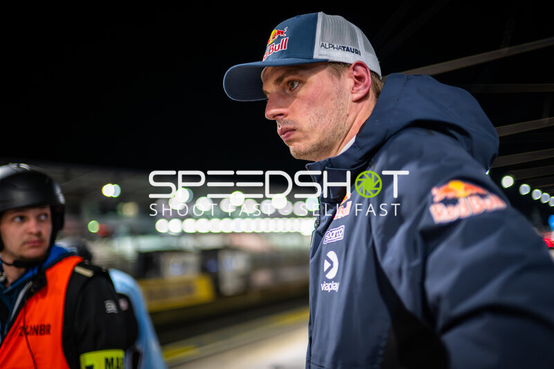 Max Verstappen im Fahrerlager der 24h Nürburgring