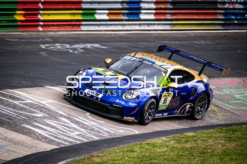Porsche 911 GT3 #95 von Sante Royal Racing Team auf der Nordschleife
