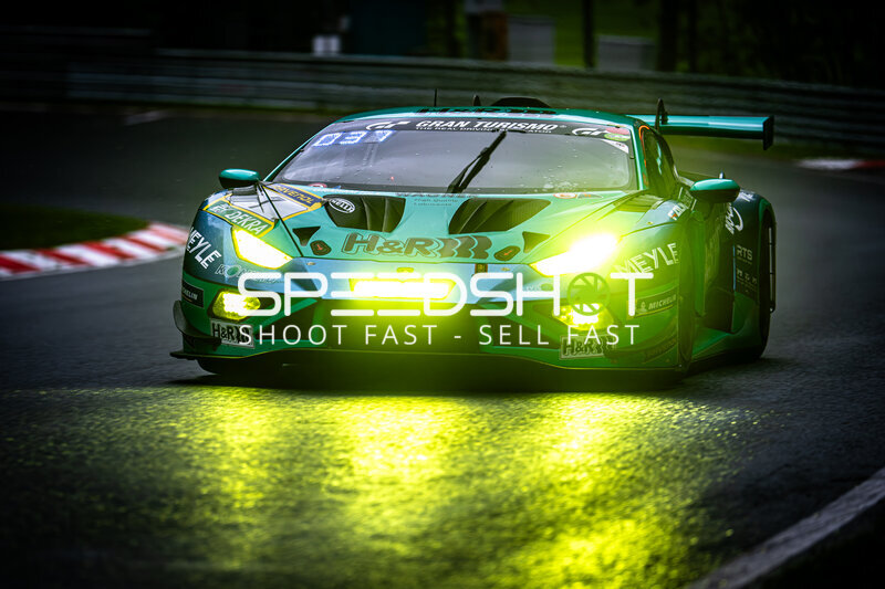 Lamborghini Huracán GT3 #7 von Konrad Motorsport in Nachtfahrt auf der Nordschleife