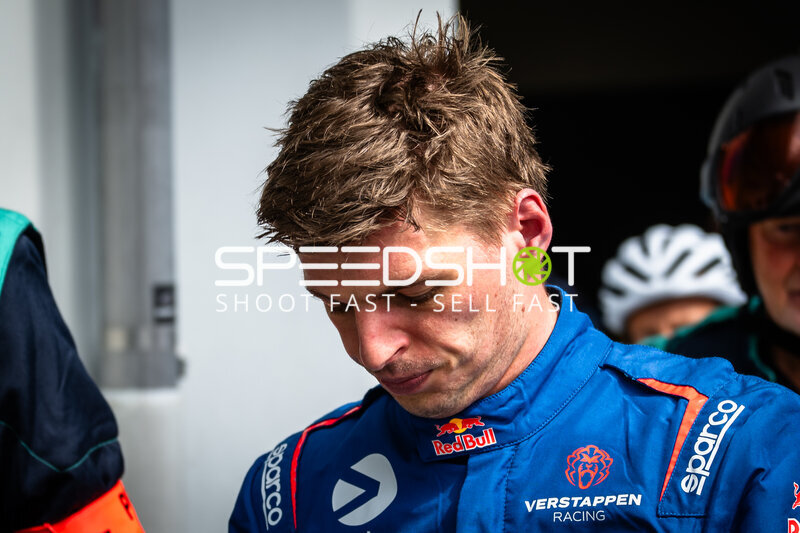 Max Verstappen von Mercedes-AMG Team Verstappen Racing im Fahrerlager