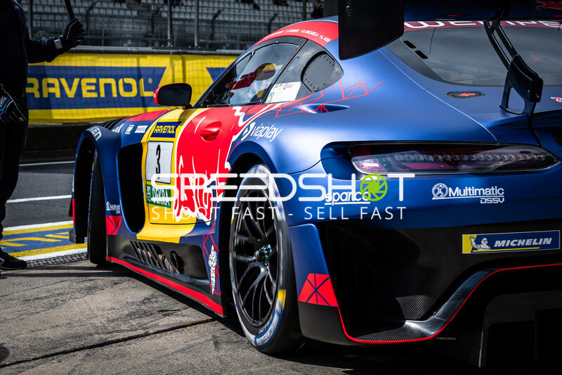BMW M4 GT3 3 von ROWE RACING in Box