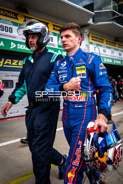 Max Verstappen von Mercedes-AMG Team Verstappen Racing in der Boxengasse am Nürburgring