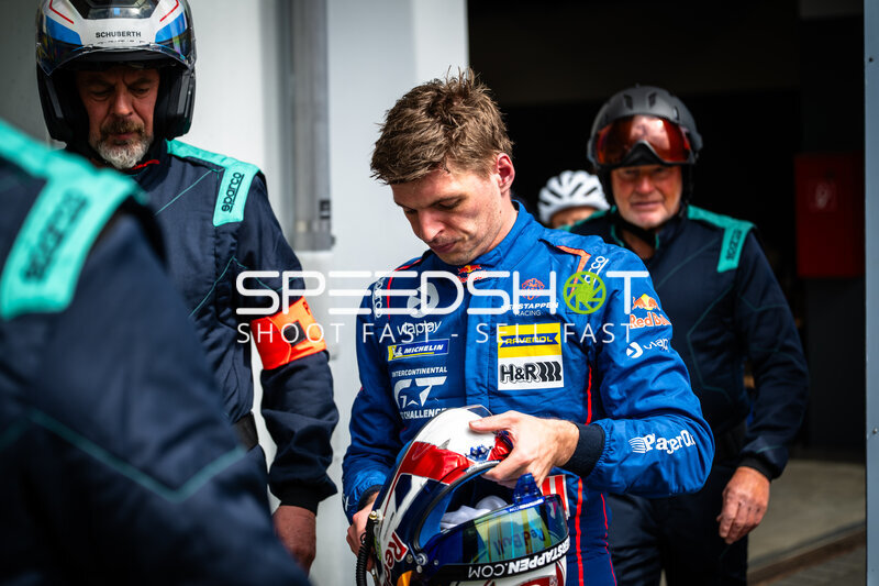 Max Verstappen von Mercedes-AMG Team Verstappen Racing im Fahrerlager