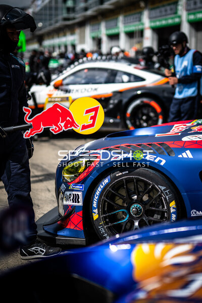 Max Verstappen (#3, Mercedes-AMG Team Verstappen Racing) in der Boxengasse des Nürburgring