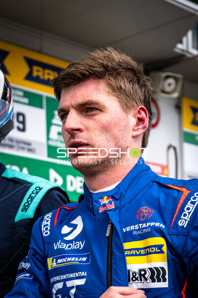 Max Verstappen von Mercedes-AMG Team Verstappen Racing im Fahrerlager