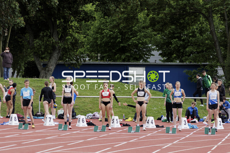 Athletinnen am Startblock
