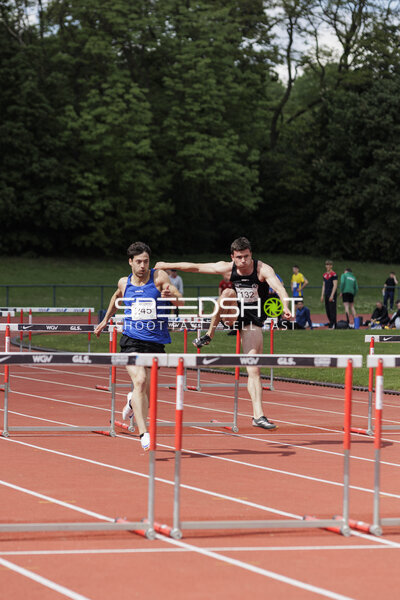 Hürdenlauf mit Startnummern