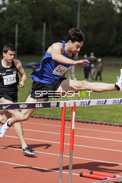 Hürdenlauf mit Startnummern