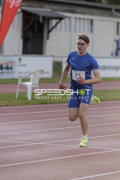 Athlet mit Startnummer 71