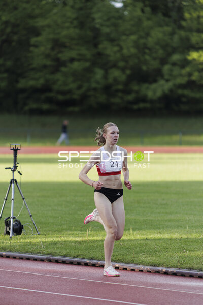 Athletin mit Startnummer 24
