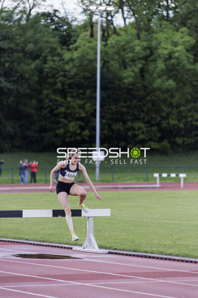 Athletin mit Nummer 166