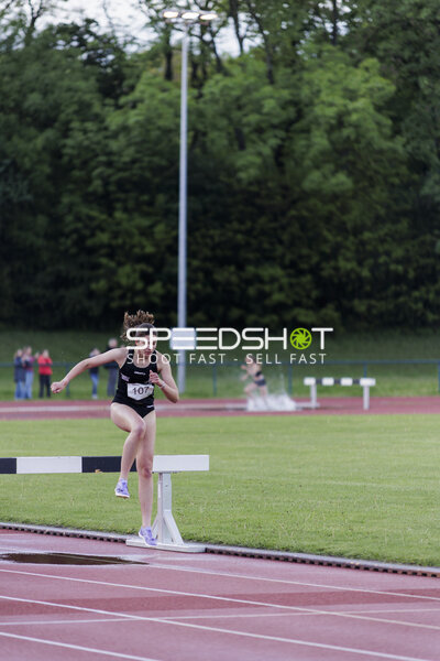 Athletin mit Startnummer 107