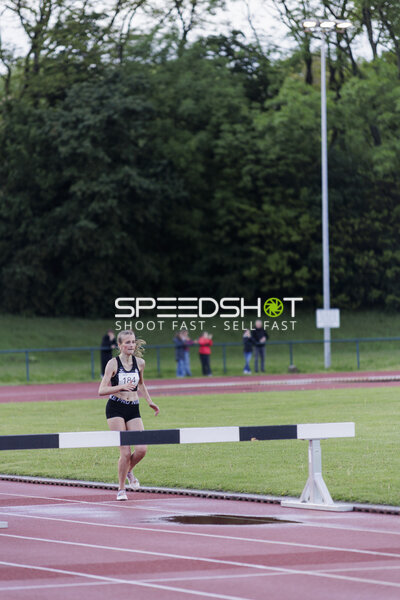 Athletin mit Startnummer 184
