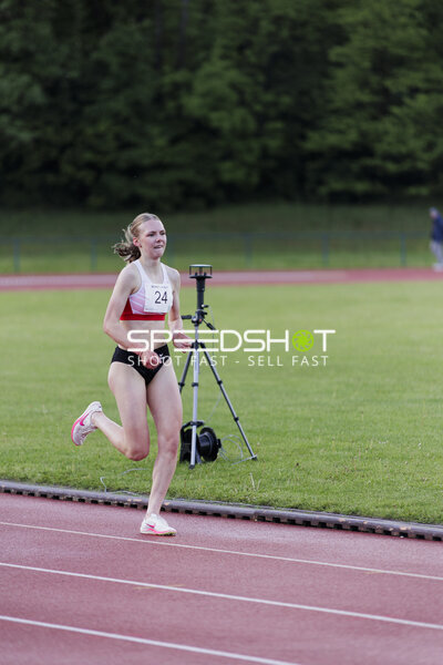 Athletin mit Startnummer 24