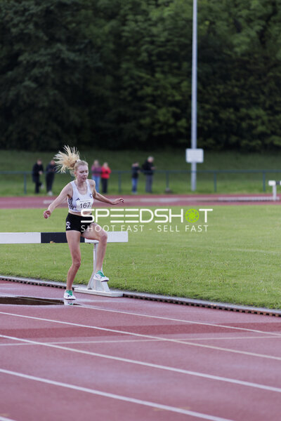 Athletin mit Startnummer 167