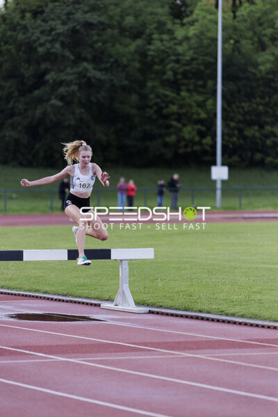 Athletin mit Startnummer 167