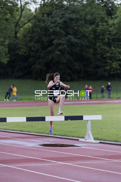 Athletin mit Startnummer 107