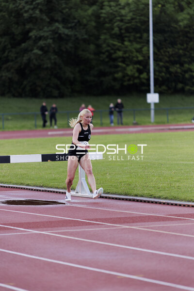 Athletin beim LAZ Meeting