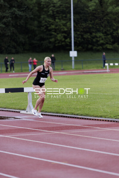 Athletin mit Startnummer 130
