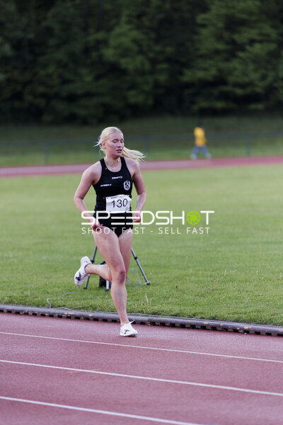 Athletin mit Startnummer 130