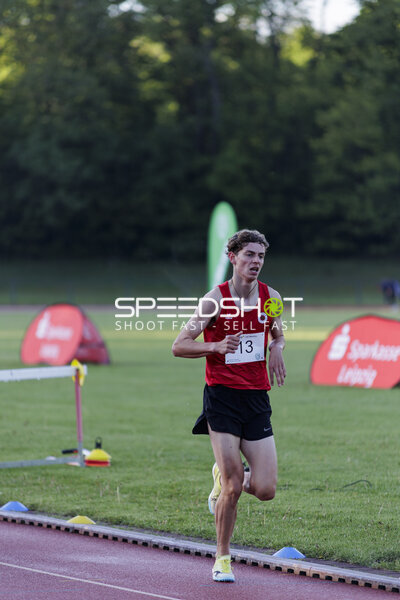 Athlet mit Startnummer 13