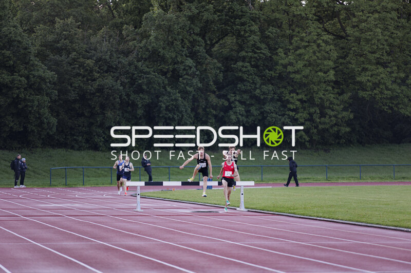 Hürdenlauf beim LAZ Meeting