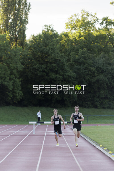 Sprintduell mit Startnummern