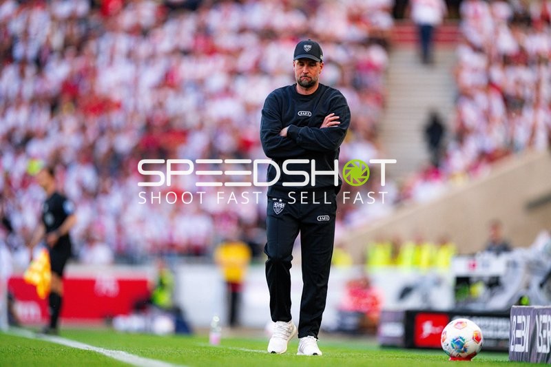 Trainer an der Seitenlinie