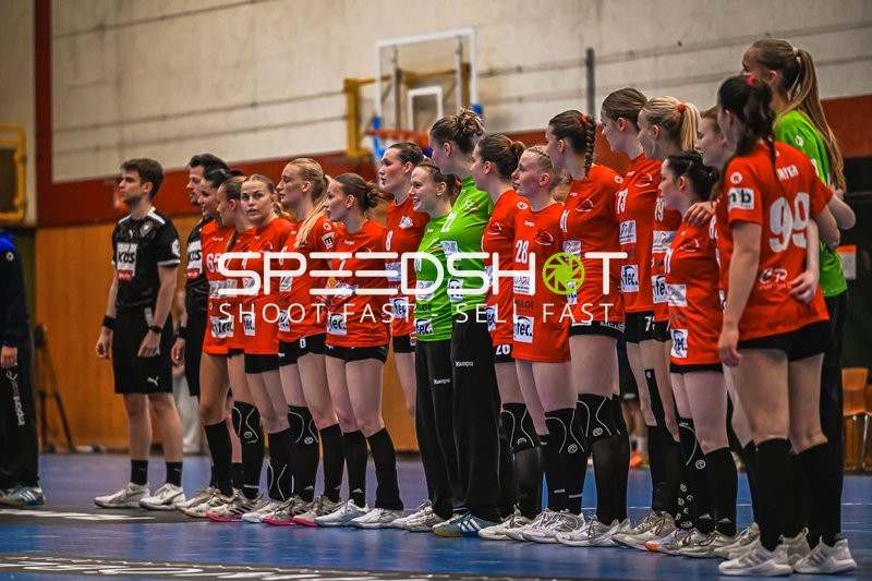 Szene mit Chiara Lavinia Rohr (65; TV Hannover-Badenstedt U19) und Team