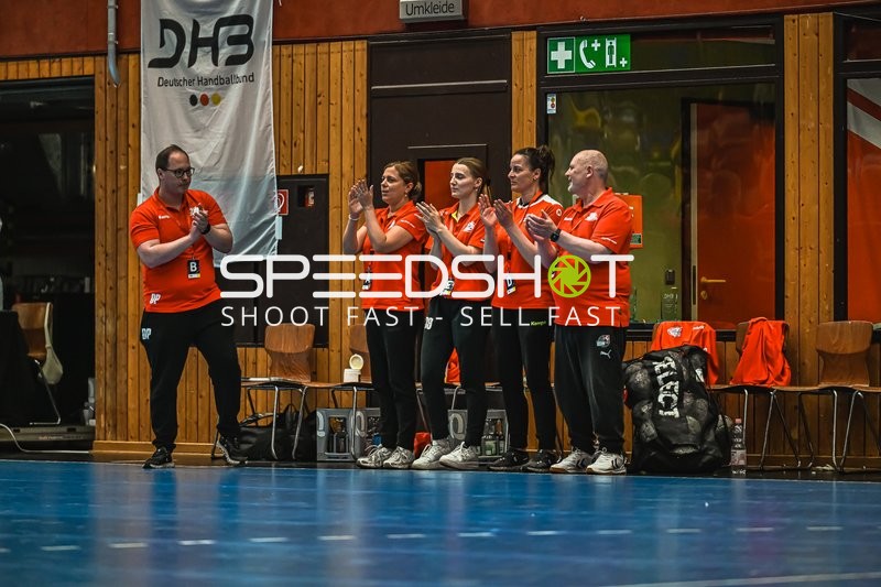 Trainer und Betreuer in der Weststadthalle