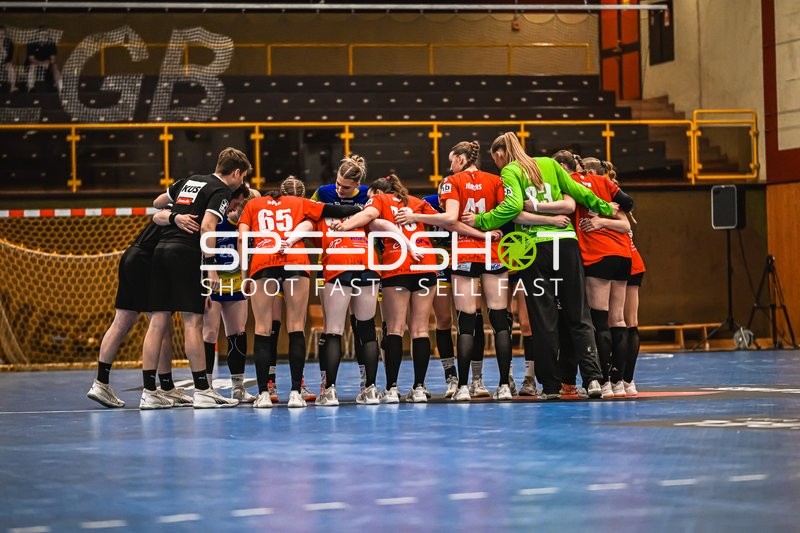 Szene mit Chiara Lavinia Rohr (65; TV Hannover-Badenstedt U19) und 23; Buxtehude SV U19
