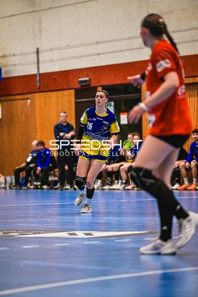 Szene mit Siri Kuhnert (25; Buxtehude SV U19) und Enna Lene Oberländer (24; Buxtehude SV U19)