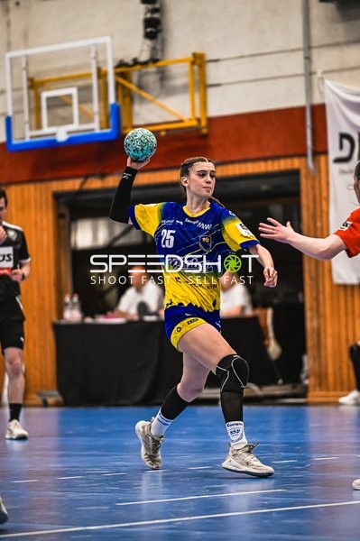 Szene mit Siri Kuhnert (25; Buxtehude SV U19)