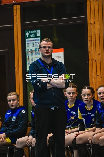 Szene mit Team Person 10856 in der Weststadthalle