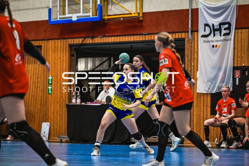 Szene mit Caja Sophie Sundermann (29; Buxtehude SV U19) und Tessa Pieperjohanns (28; Buxtehude SV U19)