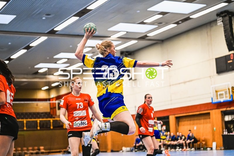 Szene mit 23; Buxtehude SV U19 und Lea-Sophie Graich (73; TV Hannover-Badenstedt U19)