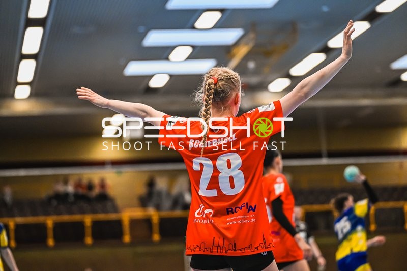 Szene mit Charlotte Schierholz (28; TV Hannover-Badenstedt U19)
