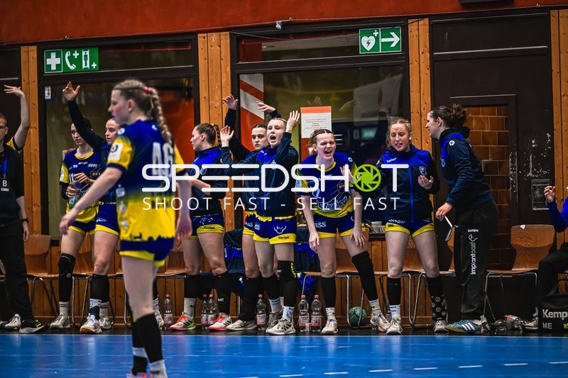 Szene mit Jette Lüer (22; Buxtehude SV U19) und Teamkollegen