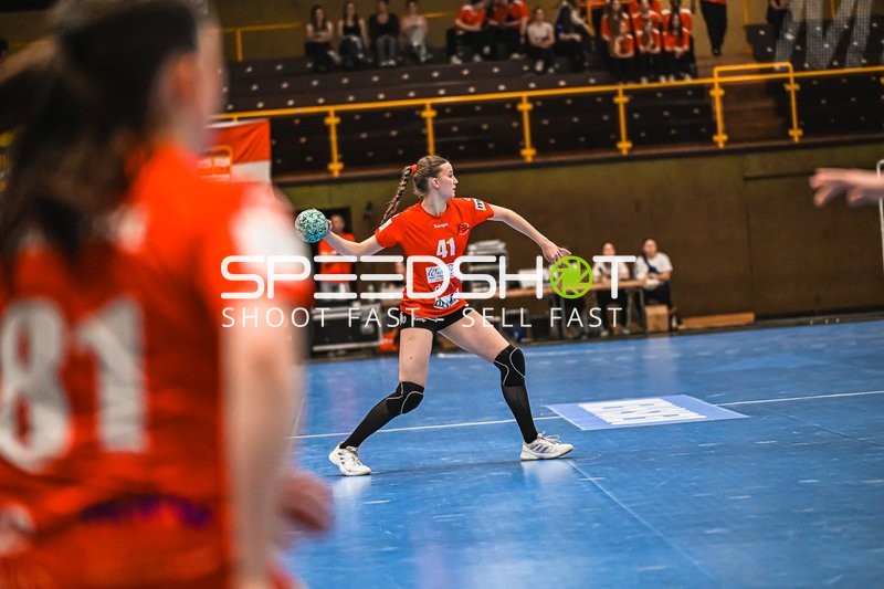 Szene mit Jule-Marie Jördens (41; TV Hannover-Badenstedt U19)
