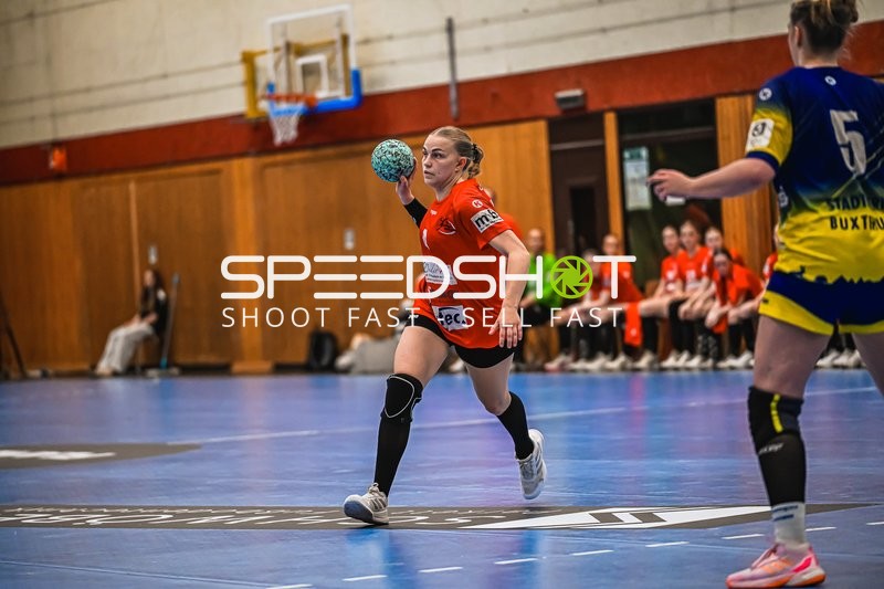 Szene mit Nelli Scharf (4; TV Hannover-Badenstedt U19) und Carlotta Fröhlich (5; Buxtehude SV U19)