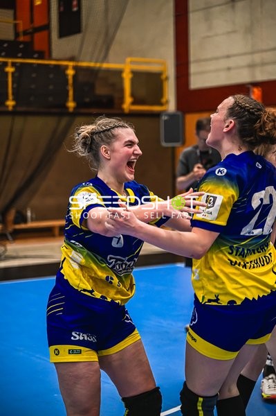 Jubel von Pia Pöttker (9; Buxtehude SV U19) und Caja Sophie Sundermann (29; Buxtehude SV U19)