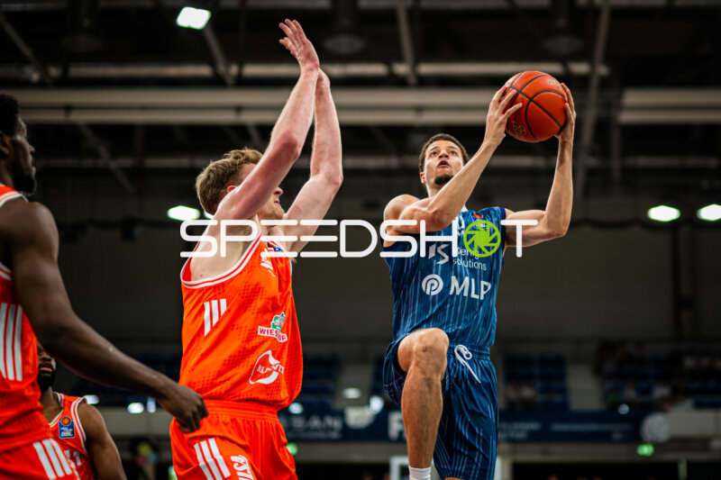 Samuell Williamson zieht zum Korb