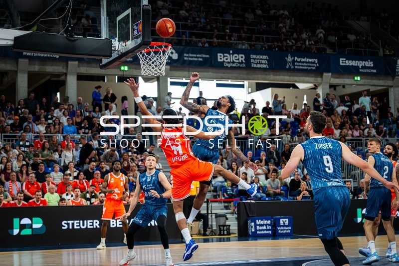 Saisonfinale BBL: Michael Weathers (20; MLP Academics Heidelberg) mit Korbleger