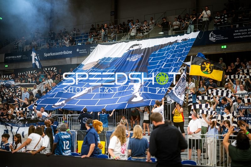 Fans von MLP Academics Heidelberg im SNP dome