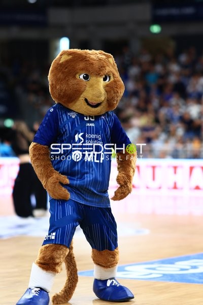 Maskottchen Accy (99; MLP Academics Heidelberg) in Aktion