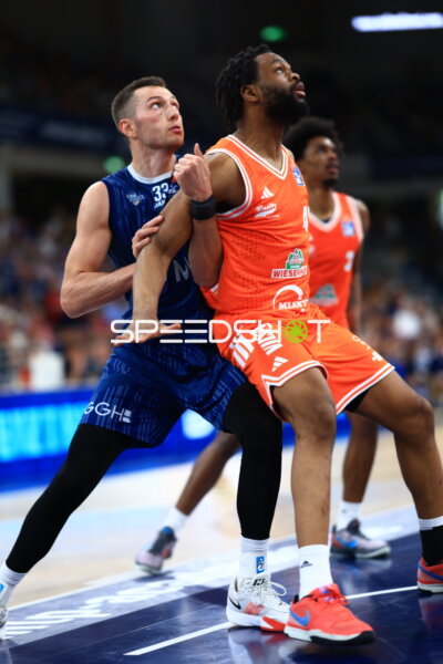 Kampf um den Rebound in Heidelberg
