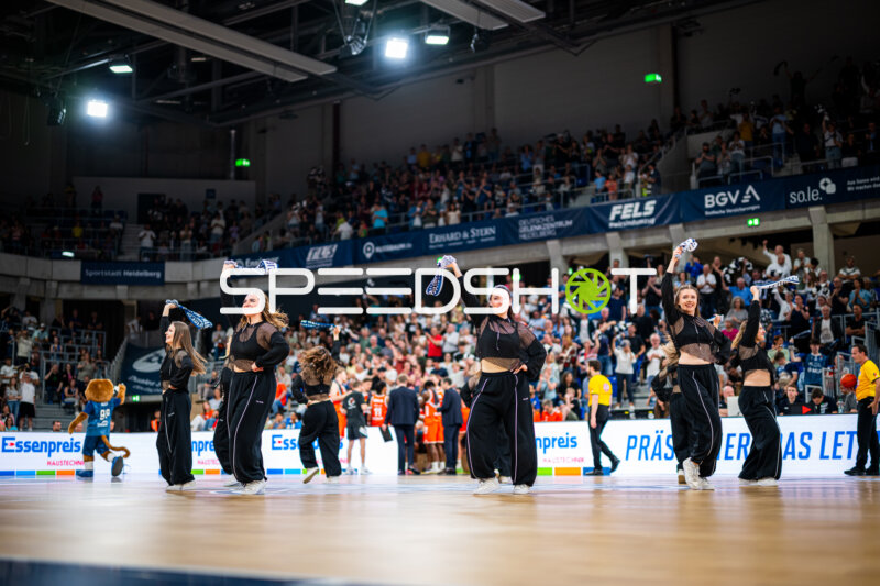 Cheerleader feiern in Heidelberg