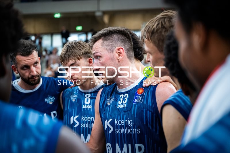 Intensive Teambesprechung in Heidelberg