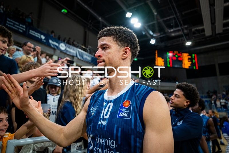 Spieler begrüßen Fans in Heidelberg